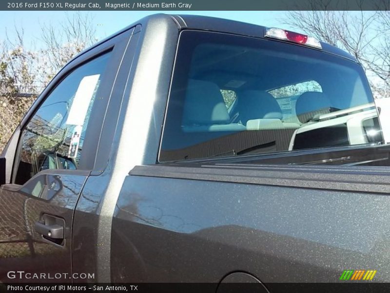 Magnetic / Medium Earth Gray 2016 Ford F150 XL Regular Cab