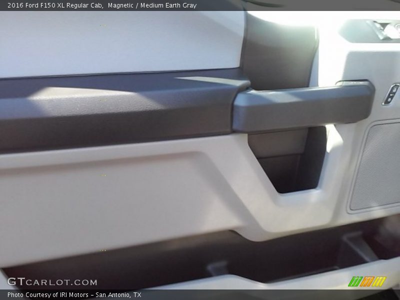 Magnetic / Medium Earth Gray 2016 Ford F150 XL Regular Cab
