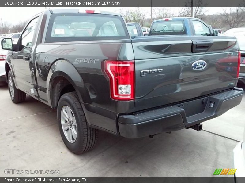 Magnetic / Medium Earth Gray 2016 Ford F150 XL Regular Cab
