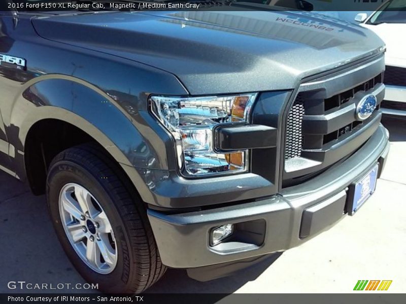 Magnetic / Medium Earth Gray 2016 Ford F150 XL Regular Cab