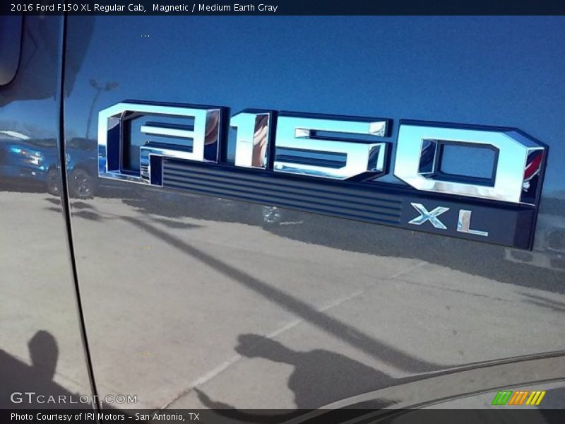 Magnetic / Medium Earth Gray 2016 Ford F150 XL Regular Cab