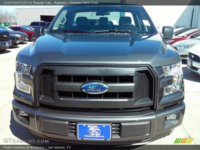 Magnetic / Medium Earth Gray 2016 Ford F150 XL Regular Cab