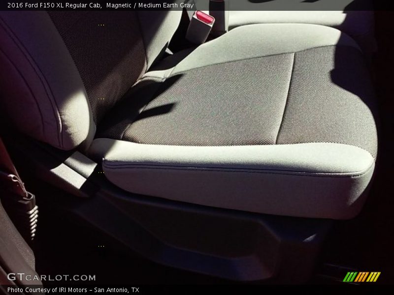 Magnetic / Medium Earth Gray 2016 Ford F150 XL Regular Cab