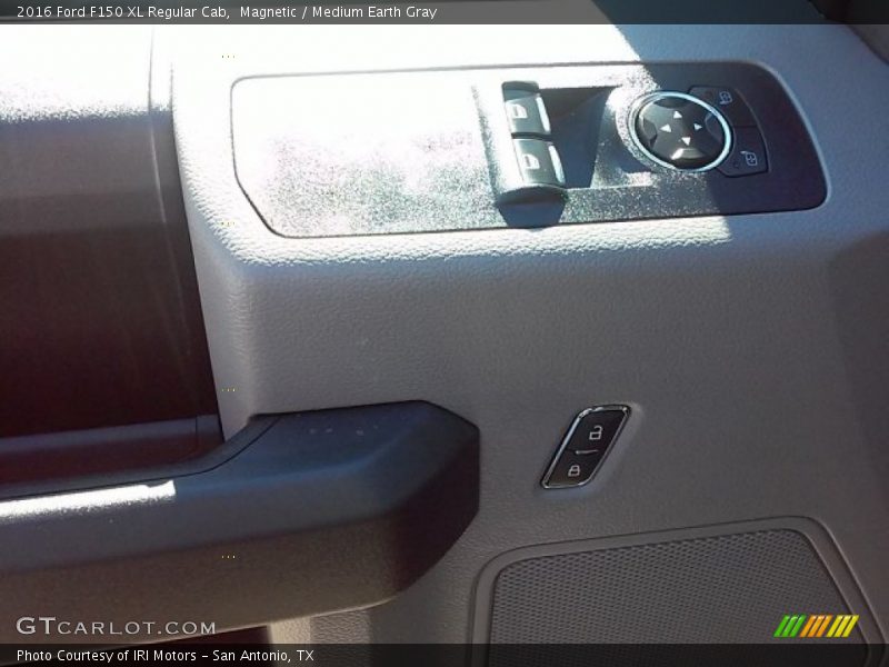Magnetic / Medium Earth Gray 2016 Ford F150 XL Regular Cab