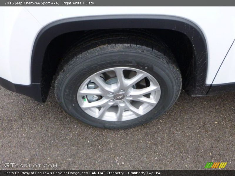 Bright White / Black 2016 Jeep Cherokee Sport 4x4