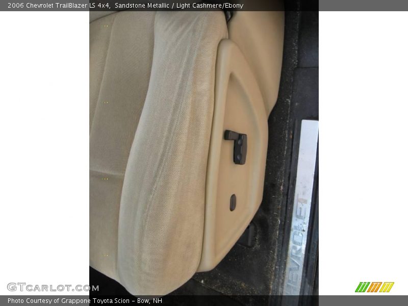 Sandstone Metallic / Light Cashmere/Ebony 2006 Chevrolet TrailBlazer LS 4x4