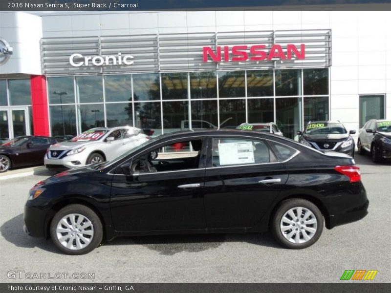 Super Black / Charcoal 2016 Nissan Sentra S