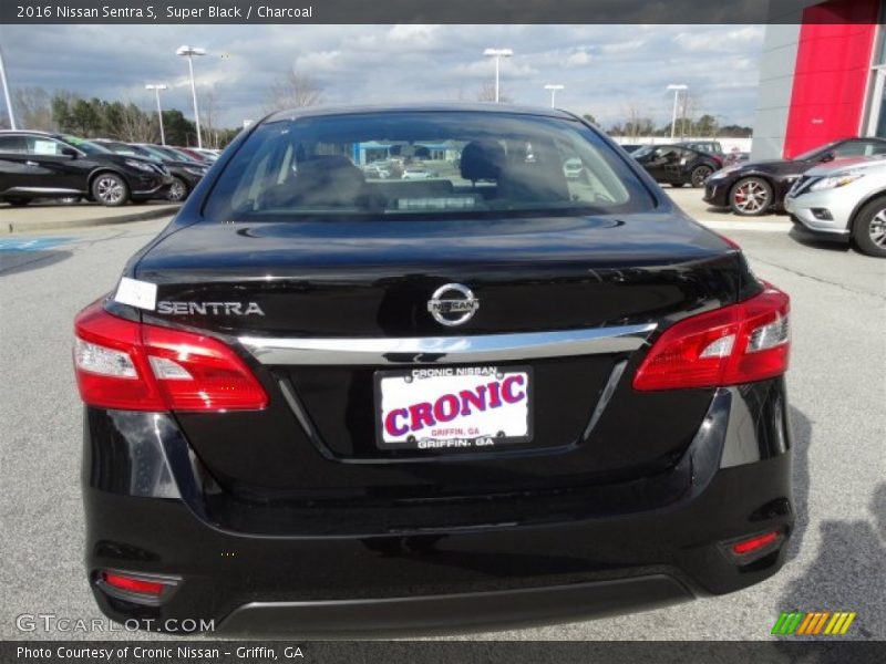Super Black / Charcoal 2016 Nissan Sentra S