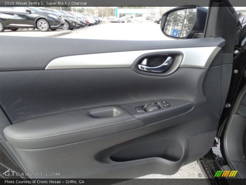 Door Panel of 2016 Sentra S