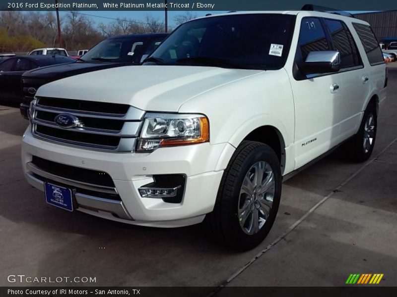 White Platinum Metallic Tricoat / Ebony 2016 Ford Expedition Platinum