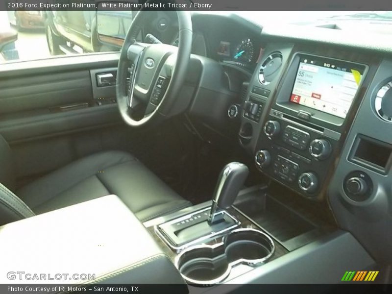 White Platinum Metallic Tricoat / Ebony 2016 Ford Expedition Platinum