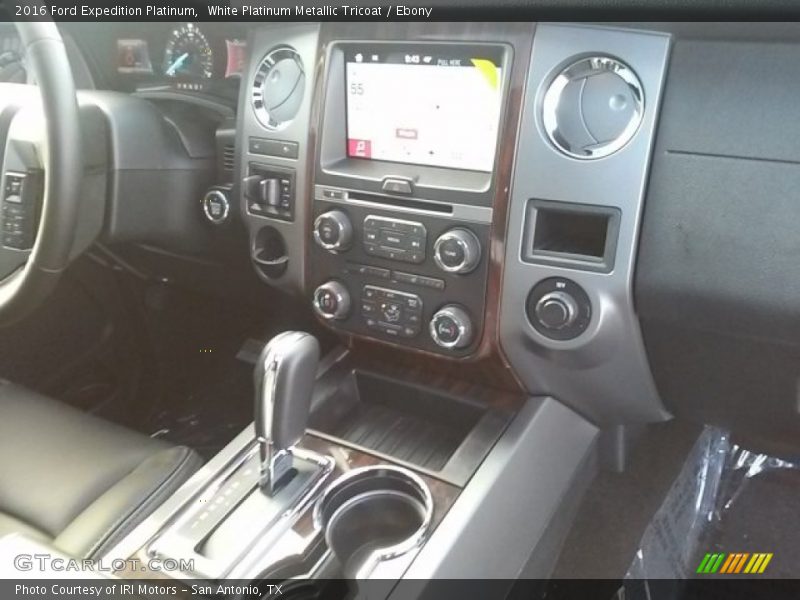 White Platinum Metallic Tricoat / Ebony 2016 Ford Expedition Platinum