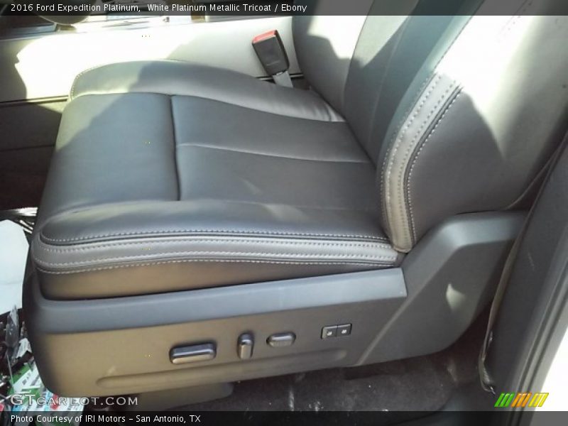 White Platinum Metallic Tricoat / Ebony 2016 Ford Expedition Platinum