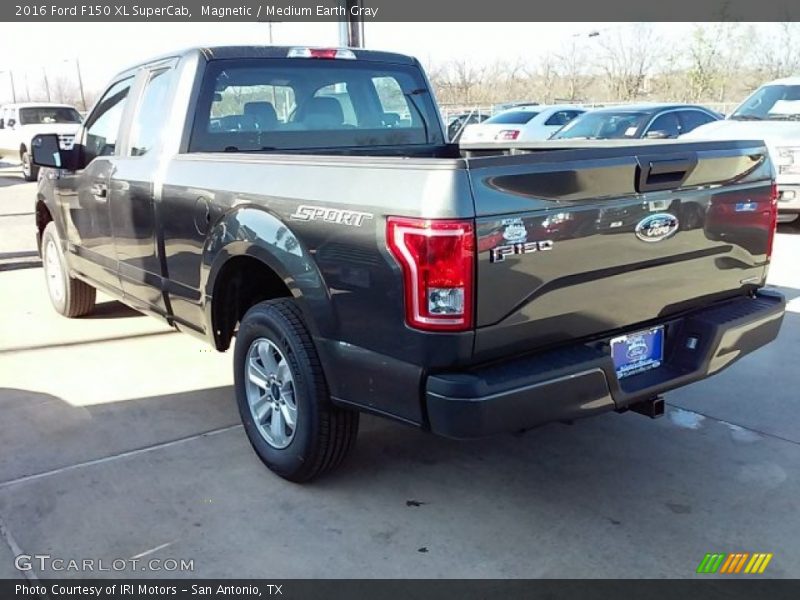 Magnetic / Medium Earth Gray 2016 Ford F150 XL SuperCab