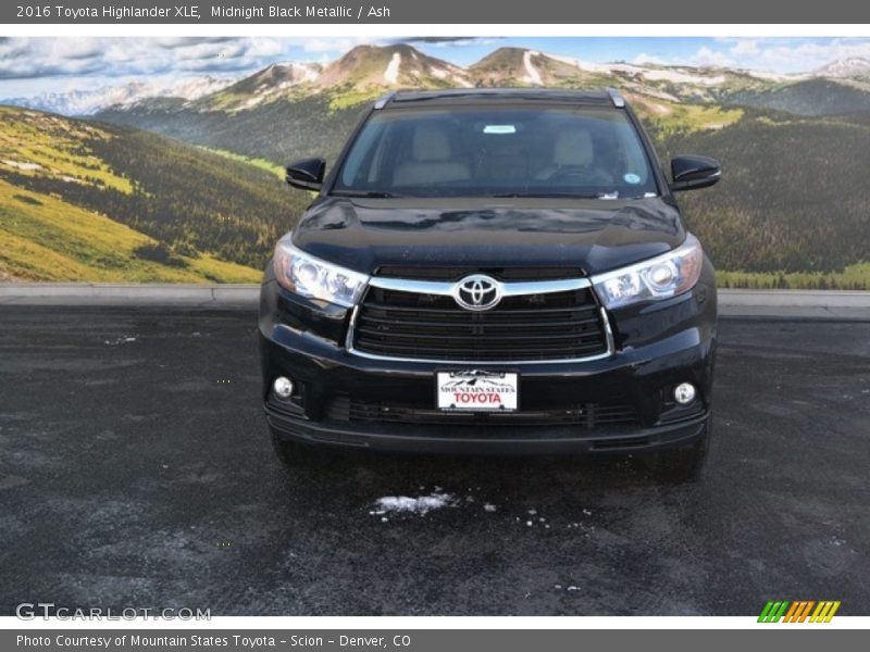 Midnight Black Metallic / Ash 2016 Toyota Highlander XLE