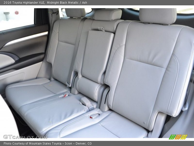 Midnight Black Metallic / Ash 2016 Toyota Highlander XLE