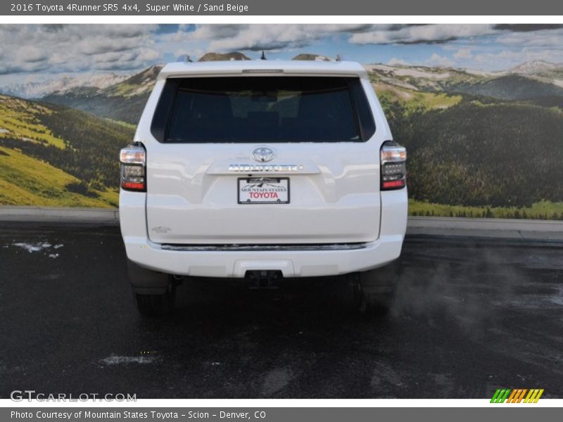 Super White / Sand Beige 2016 Toyota 4Runner SR5 4x4