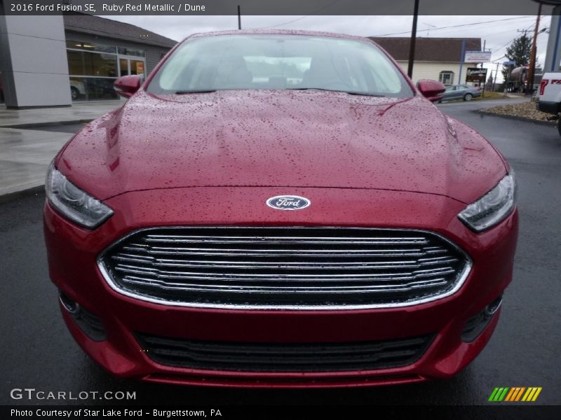 Ruby Red Metallic / Dune 2016 Ford Fusion SE