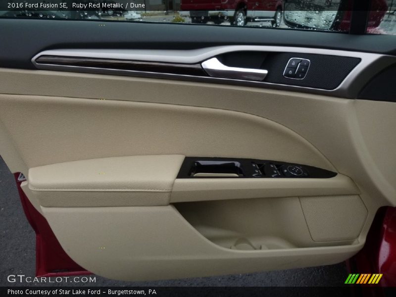 Ruby Red Metallic / Dune 2016 Ford Fusion SE