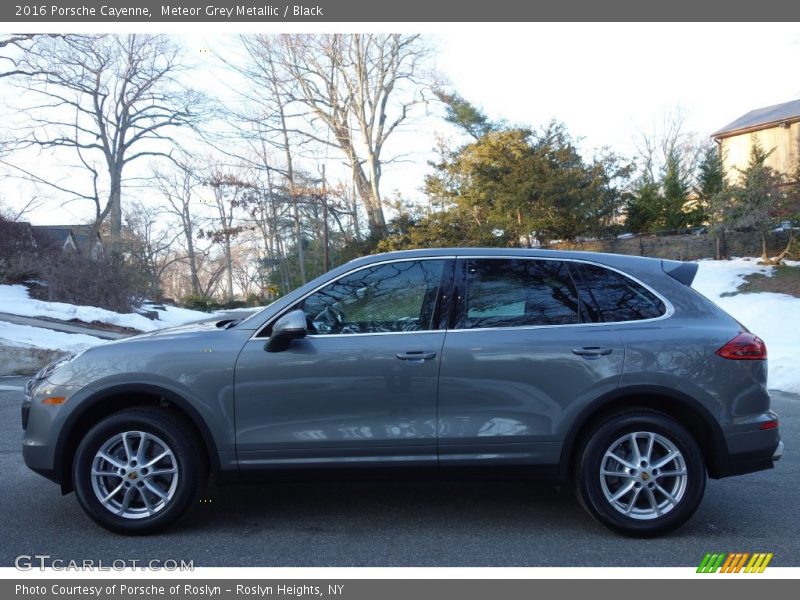 Meteor Grey Metallic / Black 2016 Porsche Cayenne