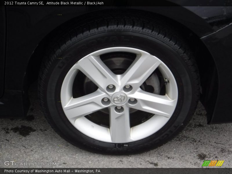 Attitude Black Metallic / Black/Ash 2012 Toyota Camry SE