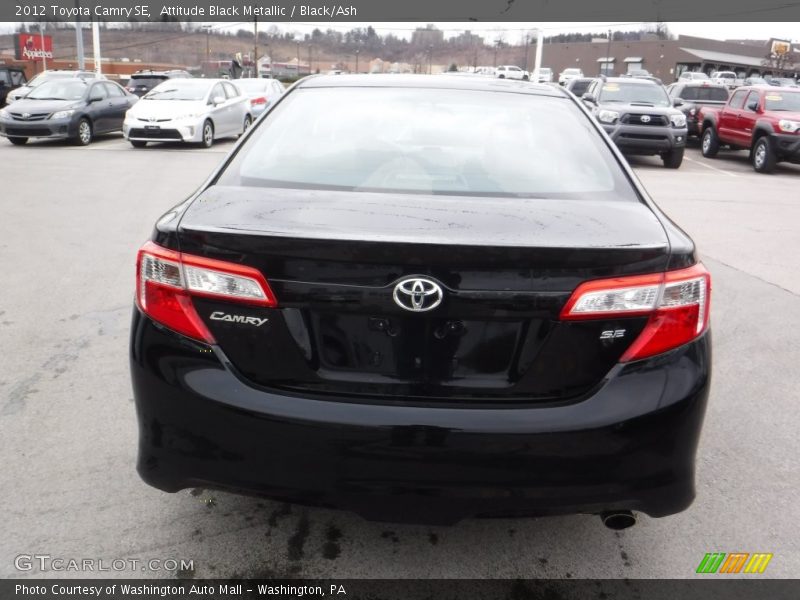 Attitude Black Metallic / Black/Ash 2012 Toyota Camry SE