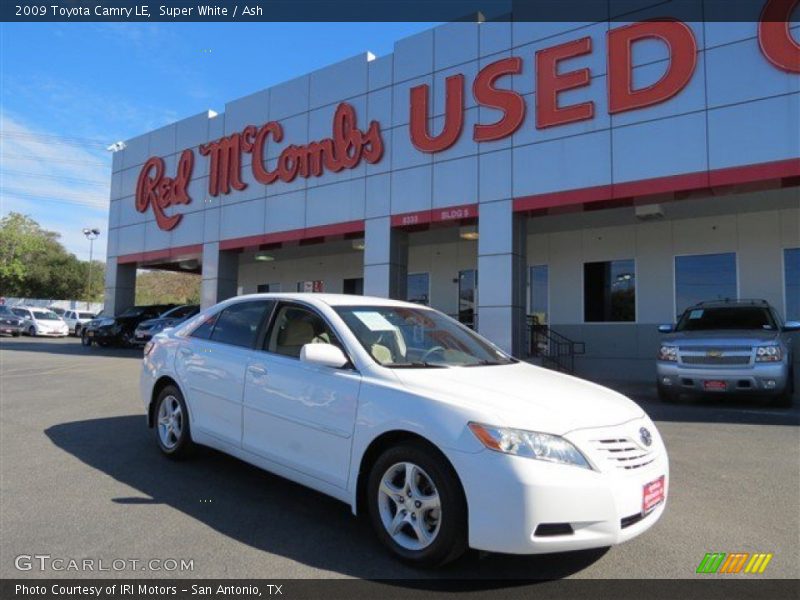 Super White / Ash 2009 Toyota Camry LE