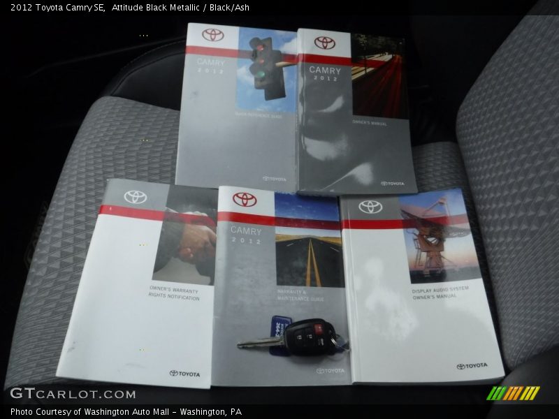 Attitude Black Metallic / Black/Ash 2012 Toyota Camry SE
