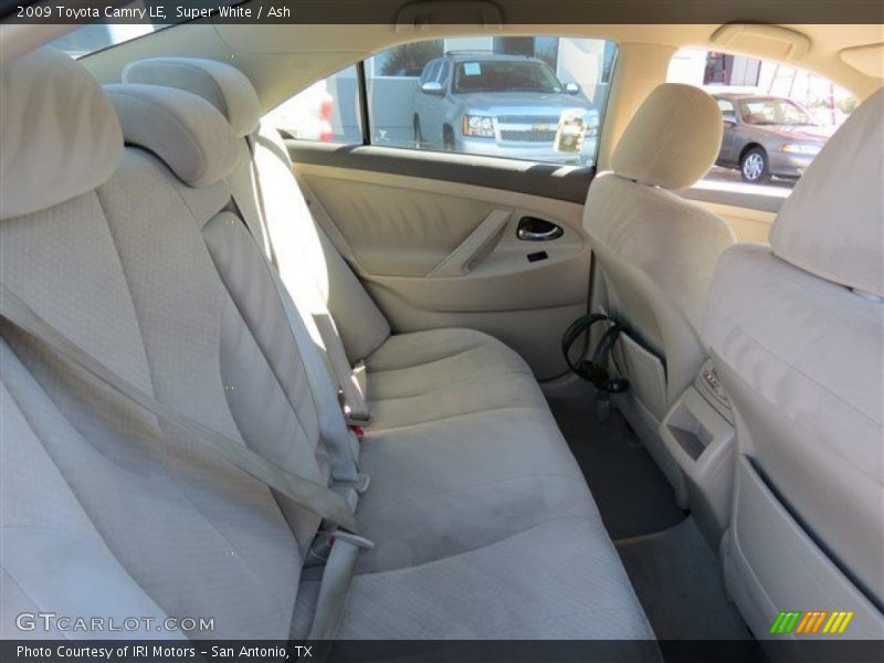 Super White / Ash 2009 Toyota Camry LE