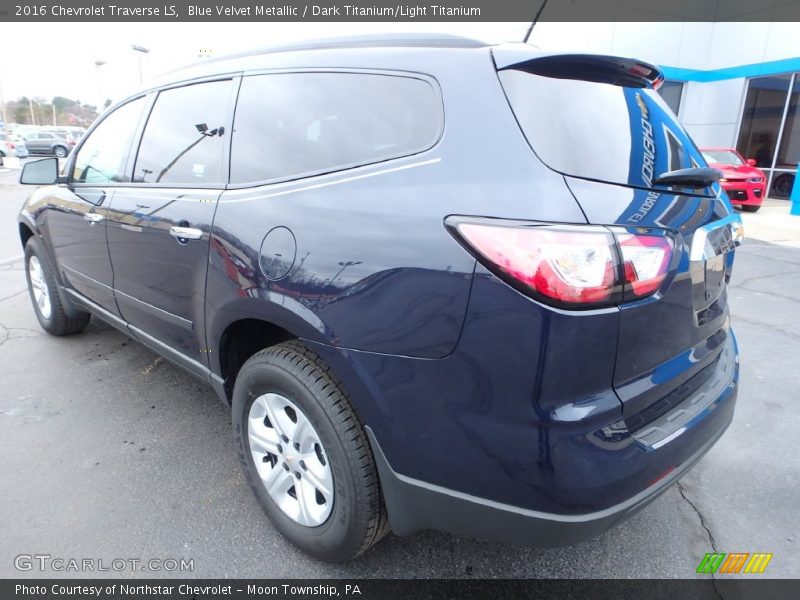 Blue Velvet Metallic / Dark Titanium/Light Titanium 2016 Chevrolet Traverse LS