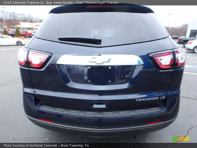 Blue Velvet Metallic / Dark Titanium/Light Titanium 2016 Chevrolet Traverse LS