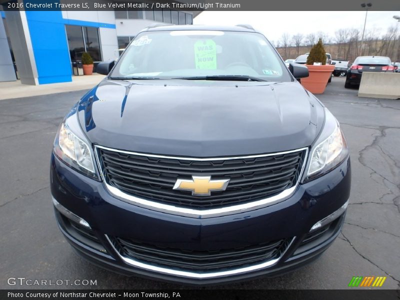 Blue Velvet Metallic / Dark Titanium/Light Titanium 2016 Chevrolet Traverse LS