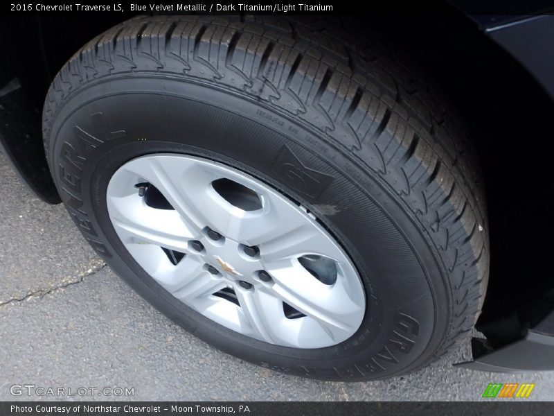 Blue Velvet Metallic / Dark Titanium/Light Titanium 2016 Chevrolet Traverse LS