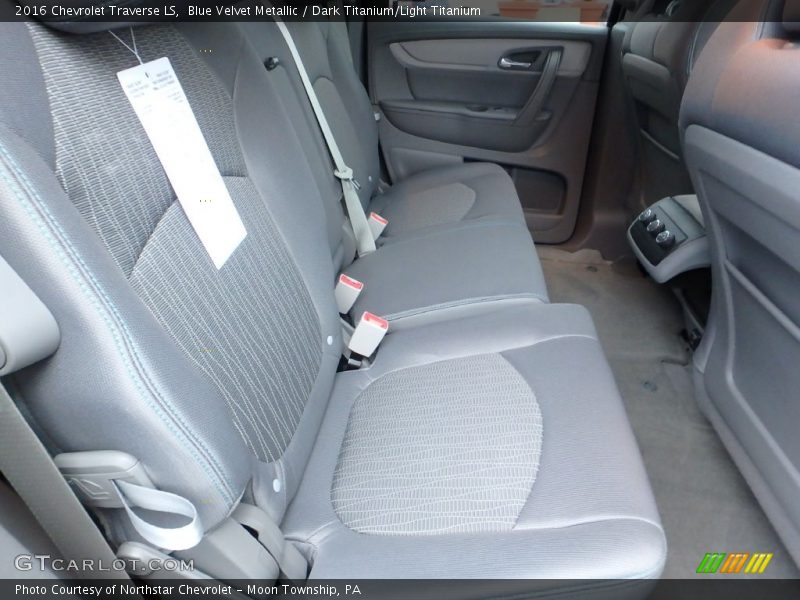 Blue Velvet Metallic / Dark Titanium/Light Titanium 2016 Chevrolet Traverse LS