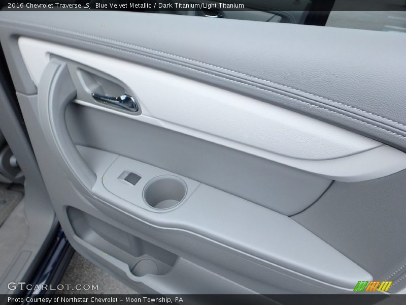 Blue Velvet Metallic / Dark Titanium/Light Titanium 2016 Chevrolet Traverse LS