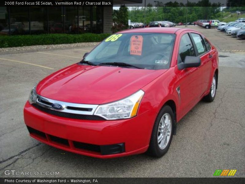 Vermillion Red / Charcoal Black 2008 Ford Focus SE Sedan