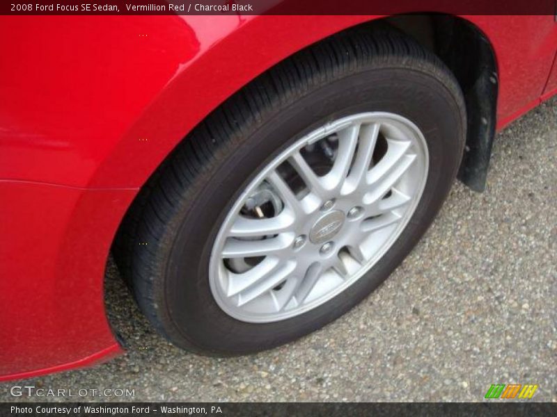 Vermillion Red / Charcoal Black 2008 Ford Focus SE Sedan