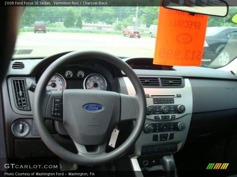 Vermillion Red / Charcoal Black 2008 Ford Focus SE Sedan