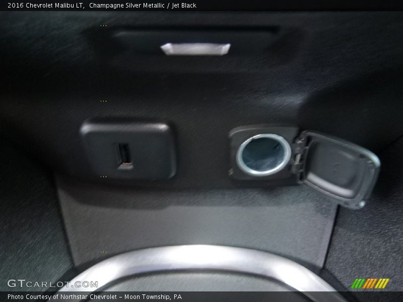 Champagne Silver Metallic / Jet Black 2016 Chevrolet Malibu LT