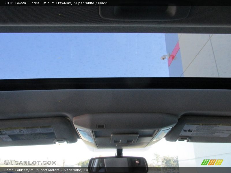Super White / Black 2016 Toyota Tundra Platinum CrewMax