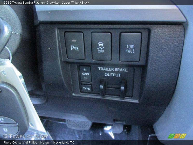 Super White / Black 2016 Toyota Tundra Platinum CrewMax