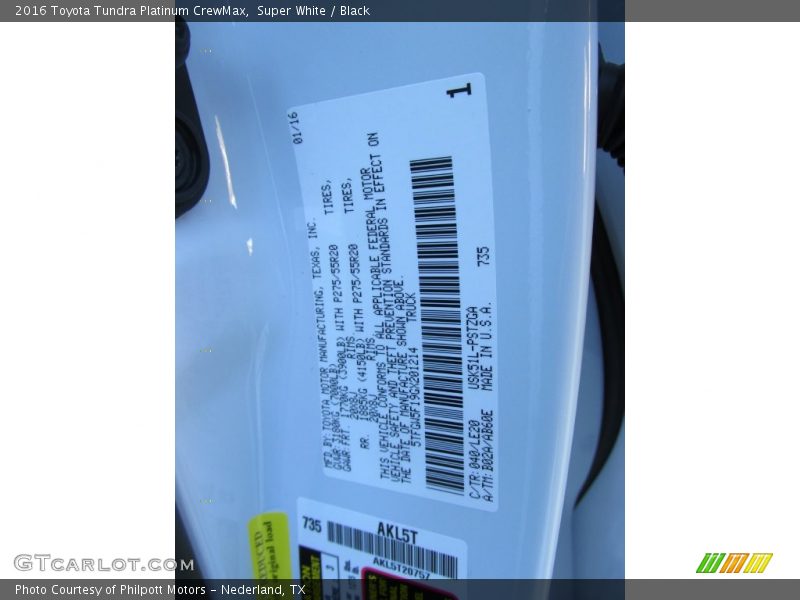 Super White / Black 2016 Toyota Tundra Platinum CrewMax