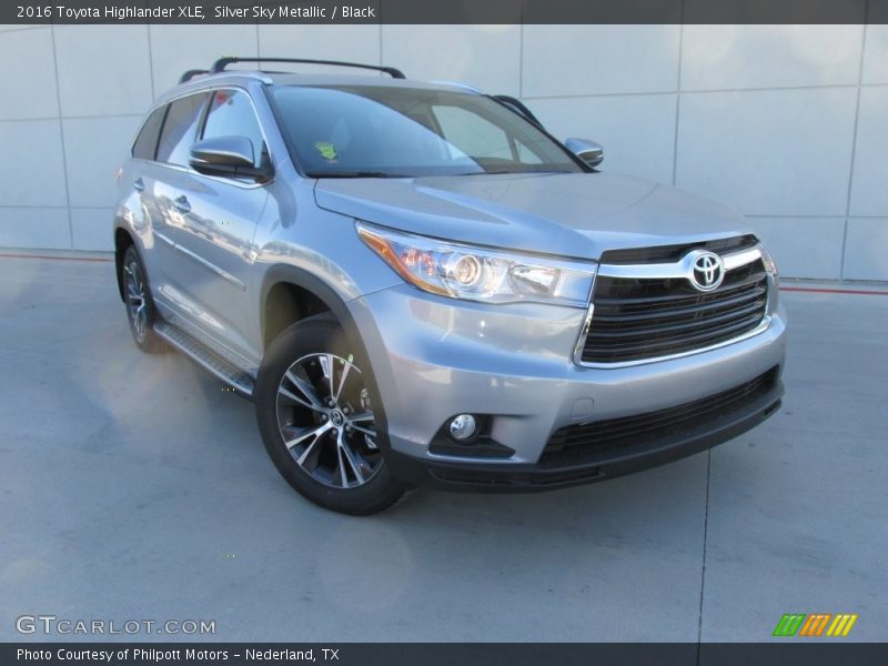 Silver Sky Metallic / Black 2016 Toyota Highlander XLE