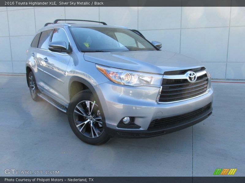 Silver Sky Metallic / Black 2016 Toyota Highlander XLE