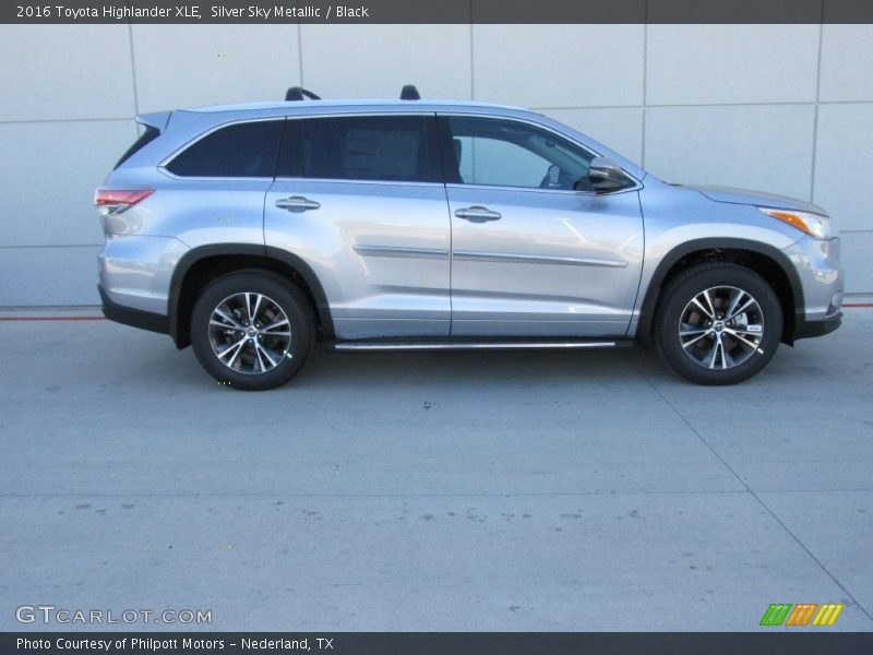 Silver Sky Metallic / Black 2016 Toyota Highlander XLE