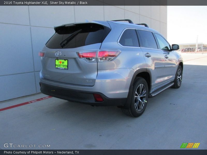 Silver Sky Metallic / Black 2016 Toyota Highlander XLE