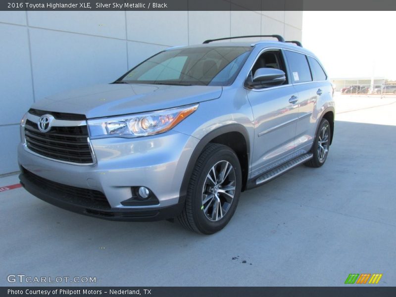 Silver Sky Metallic / Black 2016 Toyota Highlander XLE