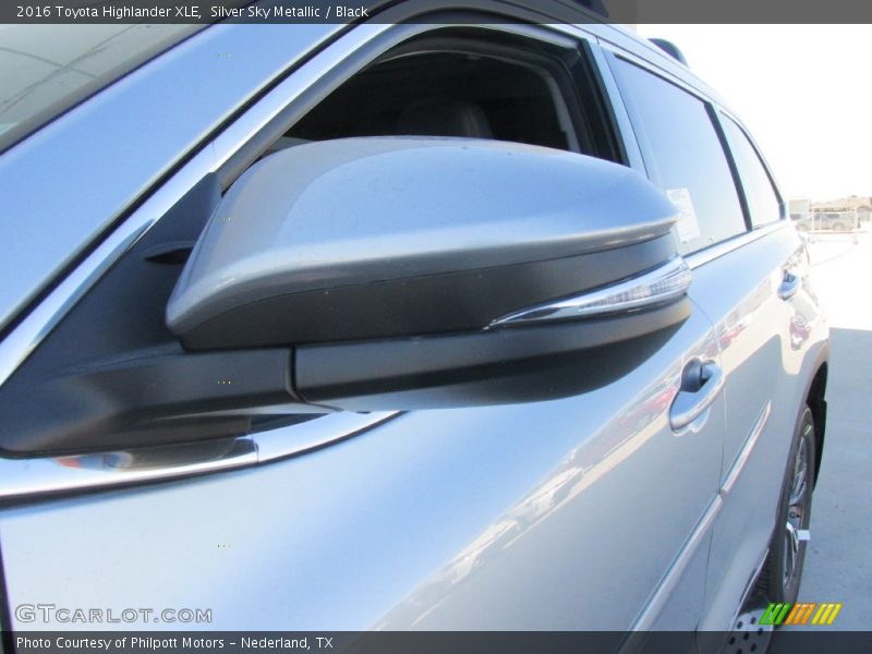 Silver Sky Metallic / Black 2016 Toyota Highlander XLE