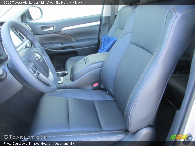 Silver Sky Metallic / Black 2016 Toyota Highlander XLE