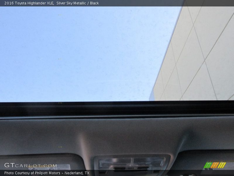 Silver Sky Metallic / Black 2016 Toyota Highlander XLE